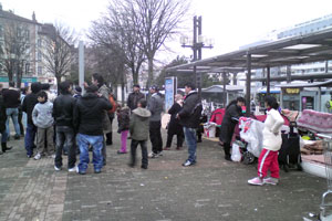 Réfugiés devant la gare de Grenoble le 15 février 2011